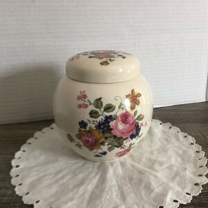 Vtg Sadler Floral Tea Canister